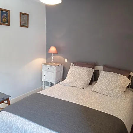 Aberou Au Pied Des Montagnes Nyaraló Asasp-Arros